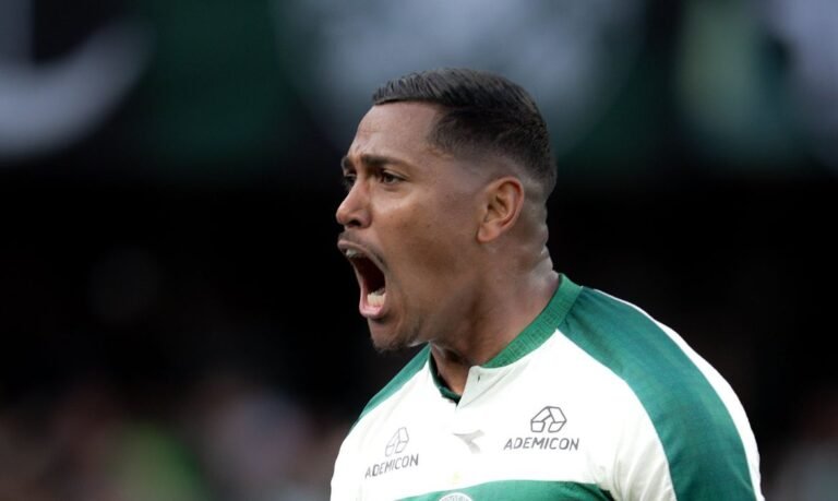 coritiba_derrota_vitoria_e_volta_a_vencer_depois_de_sete_jogos_2_a_0